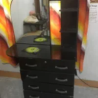 دراور آیینه دار با میز آرایش