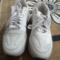 کتونی سایز۳۸درحدنویک باربیشترپوشیده نشده