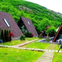 زمین-پلاک-شده-پلاک-صفر-جنگل-باکلبه-سویسی