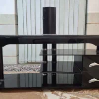 میز تلویزیون شیشه ای