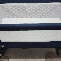 تخت نوزاد کنار تخت مادر