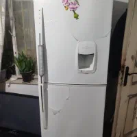 یخچال و جارو برقی در حد نو