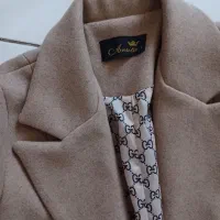 پالتو|لباس|ری, شهرک نظامی|دیوار