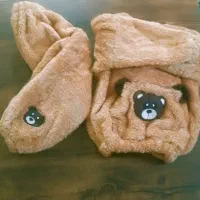 یک عدد هودی و شلوار بچگانه