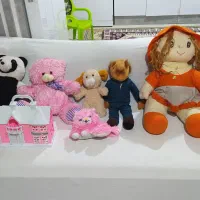 فروش تعدادی عروسک و اسباب بازی