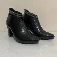 کفش زنانه نو(نیم بوت)