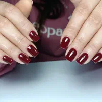 مدل برای کاشت ناخن