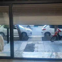 در ورودی.همراه با شیشه سکوریت