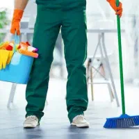 نظافتچی حرفه‌ای  ( منزل، راه پله، شرکت)