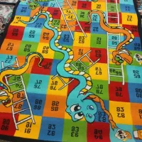 ۴جفت پشتی و یک عدد گلیم آشپزخانه در حد