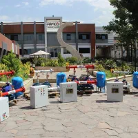 کارگر انبار