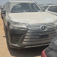 لکسوز LX700