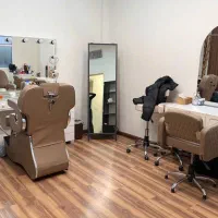 اجاره میز ناخن صندلی ناخن ناخنکار|خدمات آرایشگری و زیبایی|تهران, نظامی گنجوی (توانیر)|دیوار