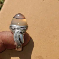 نقره 90دست ساز قدیمی با سنگ اعلا(اهل فن میدانند)