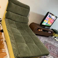 مبل راحتی ۷ نفره* بعلاوه دوتا پاف و میز چوبی