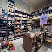 واگذاری عطاری شیک به همراه دکور و نورپرداری|اجارهٔ مغازه و غرفه|کاشان, حاج جمال|دیوار