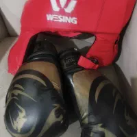 کلاه و دستکش بوکس