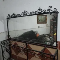 آیینه میز صندلی ویترین سالن ارایشگاه