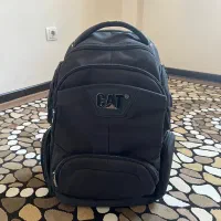 کوله پشتی  مشکی رنگ بزرگ وجادارکاملا سالم ۹جیب