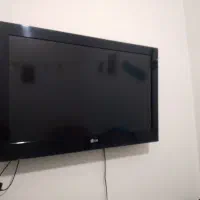 تلوزیون۳۲HD فلش خور همراه براکت