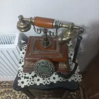تلفن طرح نوستالژی کاملا سالم ب همراه میز تلفن چوبی|تلفن رومیزی|تهران, نعمت‌آباد|دیوار