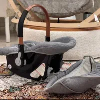 تخت کنار مادری و کریر