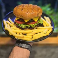 استخدام ساندویچ زن و سالندار