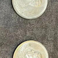تعدادی سکه قدیمی