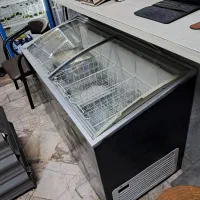 فریزر ۴۰۰ لیتری