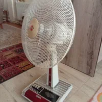 پنکه توشیبا ژاپن تمیز بدون ایراد. در قدرت|پنکه و تصفیه‌کنندهٔ هوا|محلات, |دیوار
