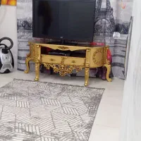 یک عدد تلویزیون ال‌سی‌دی مارک ال جی ۴۲ اینچ ومیز