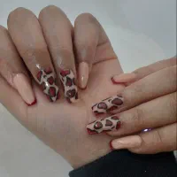 کاشت ناخن ویژه خانم های خاص و خوش سلیقه