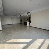 ۲۰۰متر قلندری/سه ساله/سه جهت نور/سه پارکینگ|فروش آپارتمان|تهران, درب دوم|دیوار