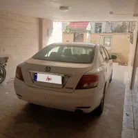 فروش آریو سفید اتومات