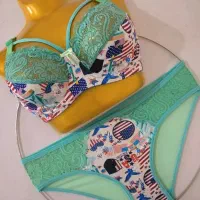 لباس زیر زنانه