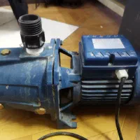 پمپ اب یک اسب