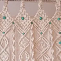 مکرمه پرده ، دیوارکوب