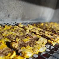 آشپز هستم آماده همکاری بارستورانها جهت آماده سازی