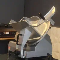 کالباس بر محک تیغه ۳۰ سانت