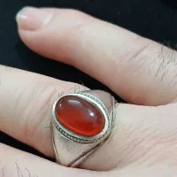 عقیق یمنی سرخ آبدارکهنه رکاب دست و نقره عیار بالا