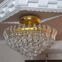 لوستر کریستال در حد نو|لوستر و چراغ آویز|اصفهان, باغ فدک|دیوار