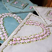 سرمه دوزی جواهر دوزی روبان دوزی|پرده، رانر، رومیزی|مشهد, فارغ التحصیلان|دیوار