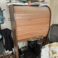 میز کامپیتور و کالسکه کودک
