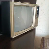 تلویزیون قدیمی ناسیونال|تلویزیون و پروژکتور|صدرا-فارس, فاز ۱|دیوار