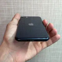 آیفون SE2022 در حد آکبند|موبایل|بروجن, |دیوار