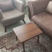 نیم ست ۴ نفره همراه با میز عسلی بسیار تمیز|مبلمان خانگی و میز عسلی|پاکدشت, شهرک امام رضا|دیوار