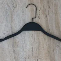 آویز شلوار و تیشرت