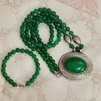 گردنبند و دستبند قدیمی