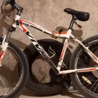 دوچرخه و لاستیک