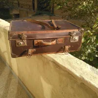 چمدان قدیمی